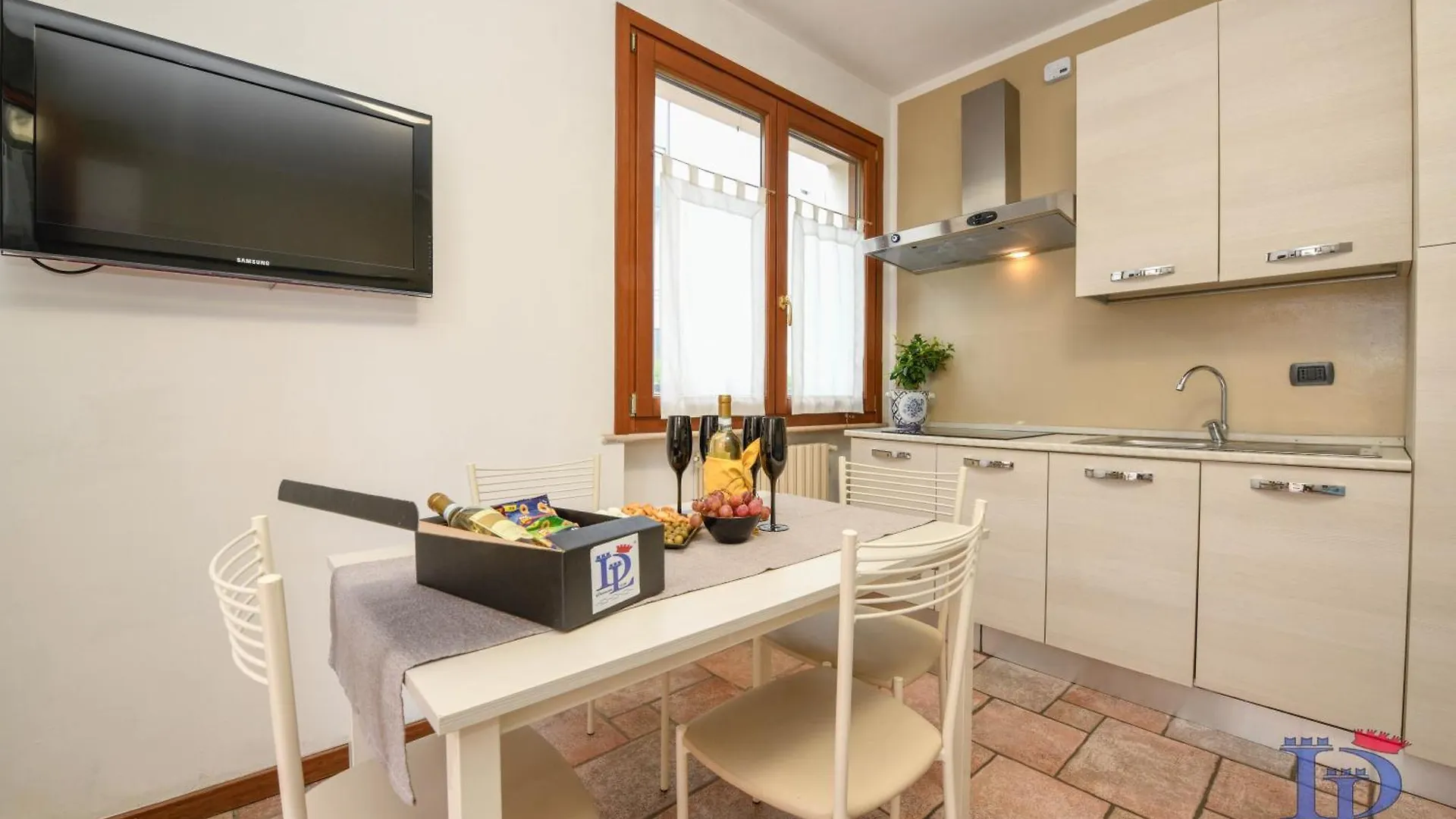 Desenzanoloft Official Partner Marriott Homes & Villas - Garden & Pool Desenzano del Garda 0*,  Italy