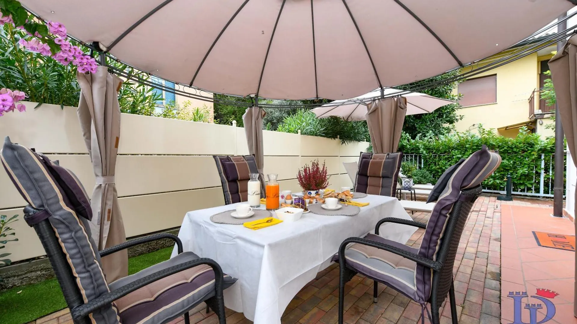 Apartment Desenzanoloft Official Partner Marriott Homes & Villas - Garden & Pool Desenzano del Garda Italy