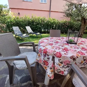 Apartment Oasi Verde Lago, Desenzano del Garda